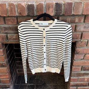 Zara Women's Black and Cream Striped Cardigan